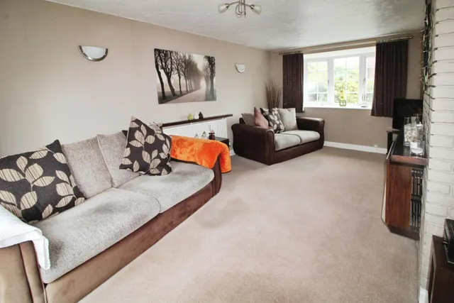 Holme Avenue, New Waltham, DN36, photo 2