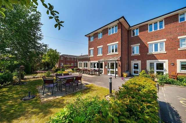 George Street, Warminster, BA12, photo 1