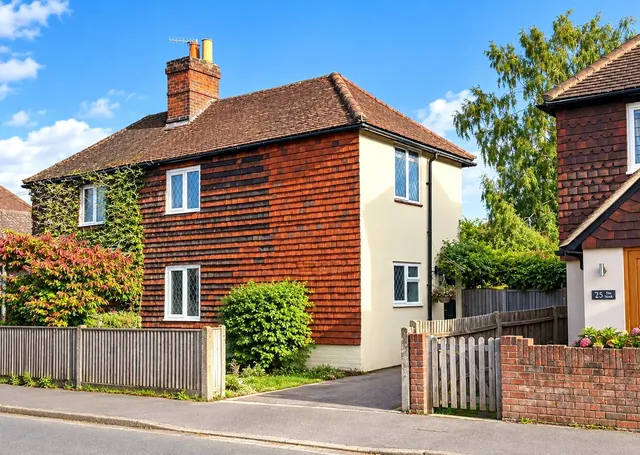 Furze Lane, Godalming, GU7, photo 1