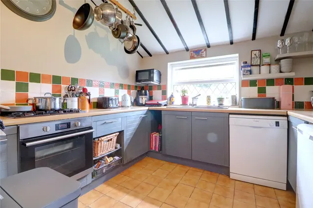 Furze Lane, Godalming, GU7, photo 2