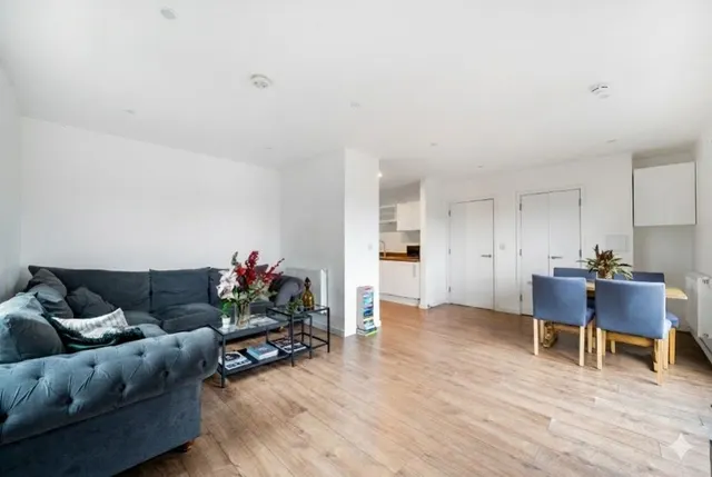 2 bedroom flat, Raine Street, London, E1W