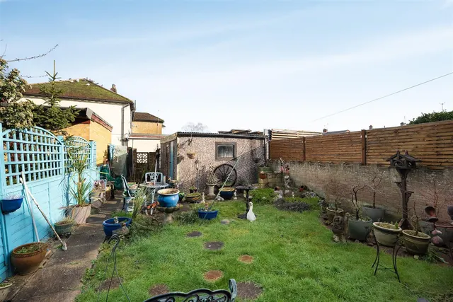 Money Lane, West Drayton, UB7, photo 3