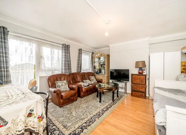 Clem Attlee Court, Fulham, SW6, photo 2