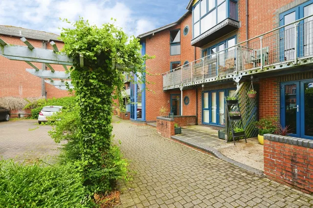 Alfredston Place, Wantage, photo 1
