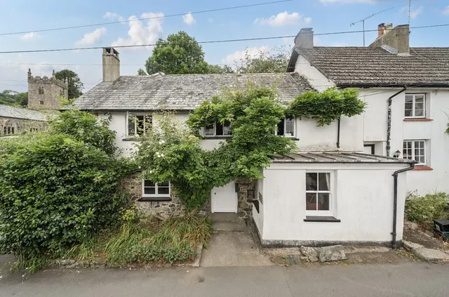 Church Road, Hennock, Bovey Tracey, Devon, TQ13