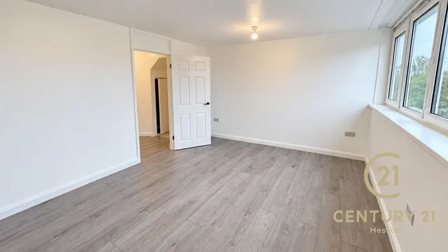 Biscoe Close, Hounslow, TW5, photo 2