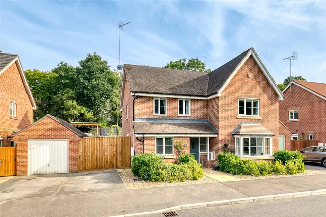 Butler Drive, Bracknell, RG12, photo 1