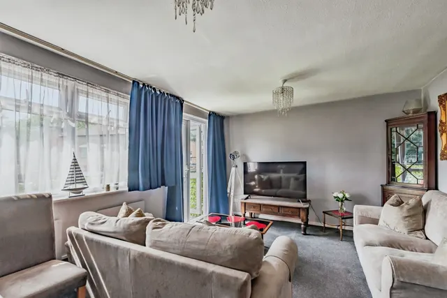 Huntingdon Road, Redhill, RH1, photo 2