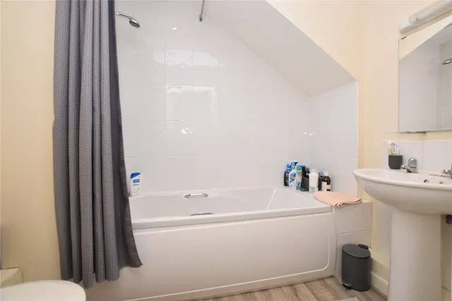 York Road, Leeds, LS14, photo 3