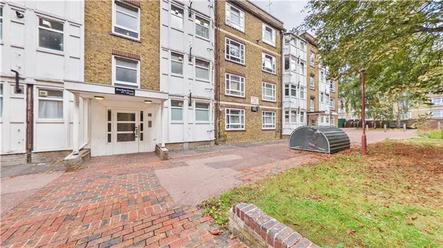 Valley Grove, London, SE7, photo 1