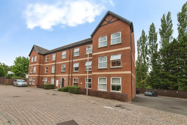 Popham Close, Tiverton, EX16, photo 1