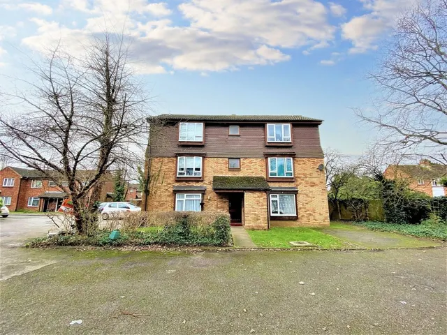 Hambledon Close, Uxbridge, UB8, photo 1