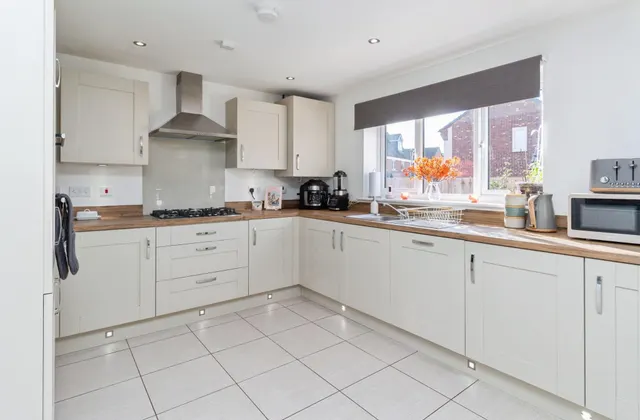 Stone Drive, Shifnal, TF11, photo 2