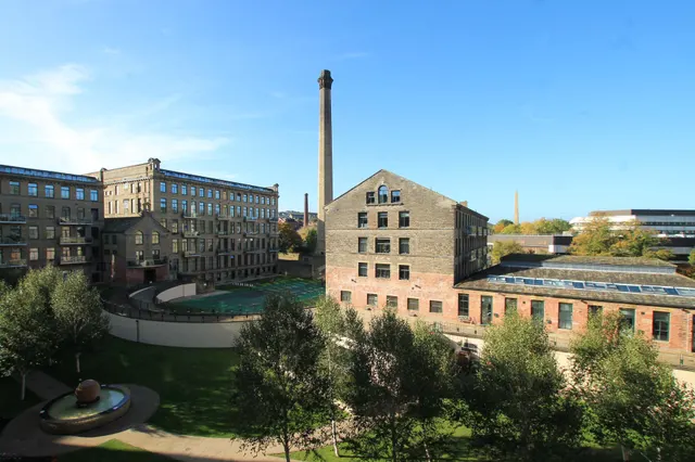 Salts Mill Road, Shipley, BD17, photo 1