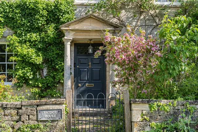 Bampton Road, Black Bourton, OX18, photo 1