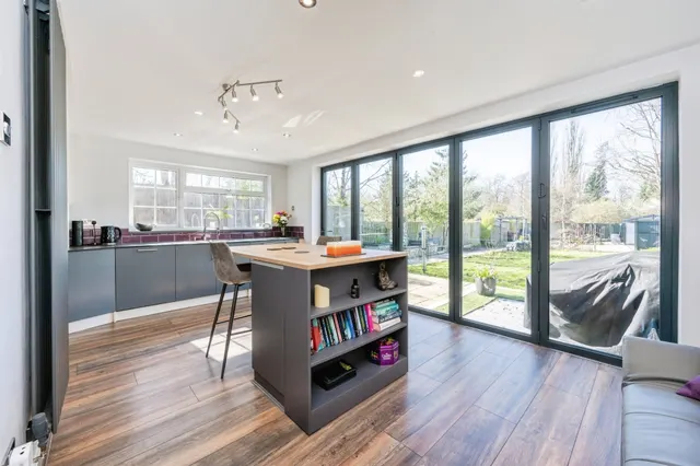 Risborough Road, Stoke Mandeville, HP22, photo 3