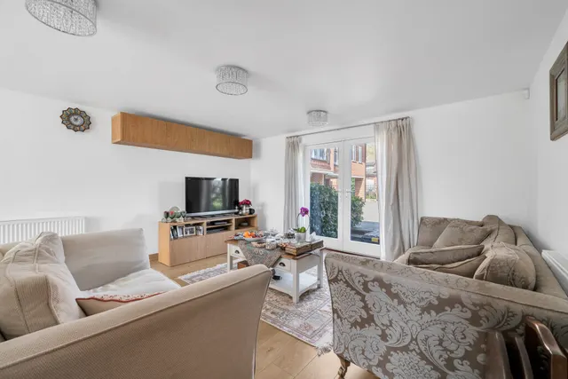 Photo 3 — Westmount Road, Eltham, SE9 1AF