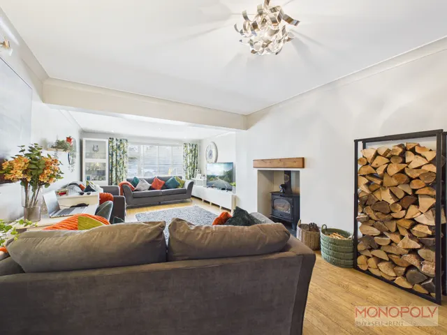 Ranscombe Crescent, Wrexham, LL13, photo 2