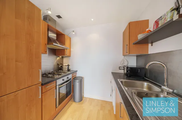 Bowman Lane, Leeds, LS10, photo 2