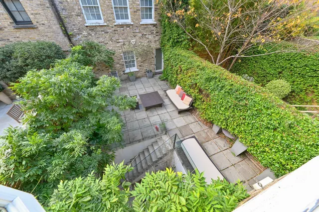 Photo 3 — Drayton Gardens, Chelsea, London, SW10 9SB