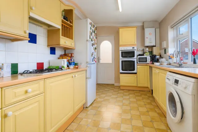 Elizabethan Way, Brampton, PE28, photo 3
