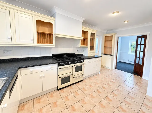 Holmsdale Close, Westcliff-on-Sea, SS0, photo 3