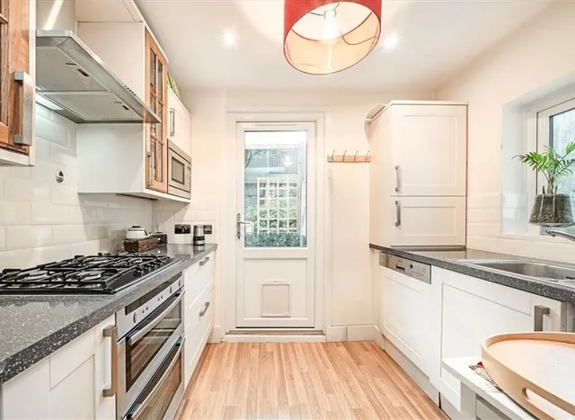Photo 3 — Eardley Crescent, Earls Court, SW5