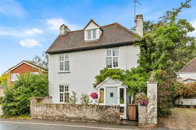 Upper Halliford Road, Shepperton, TW17, photo 1