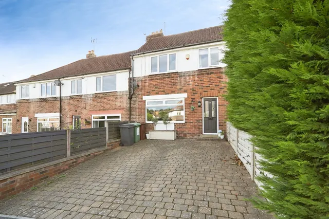 Sussex Avenue, Horsforth, Leeds, photo 1