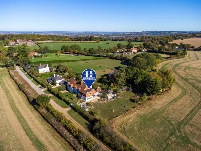 Browns Lane, Hastoe, HP23, photo 1