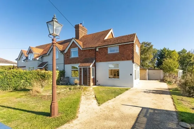 Browns Lane, Hastoe, HP23, photo 2