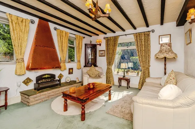 Church Road, Tettenhall Wood, WV6, photo 3