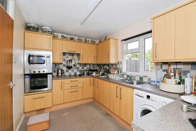 Squires Gate, Peterborough, PE4, photo 2
