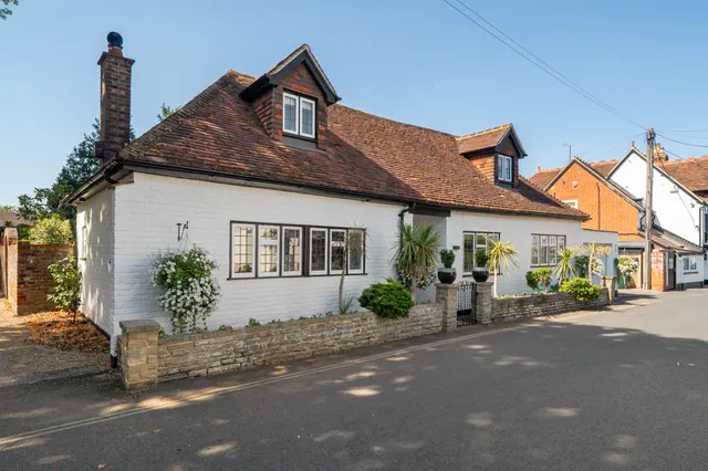Ferry Road, Bray, Maidenhead, SL6, photo 1