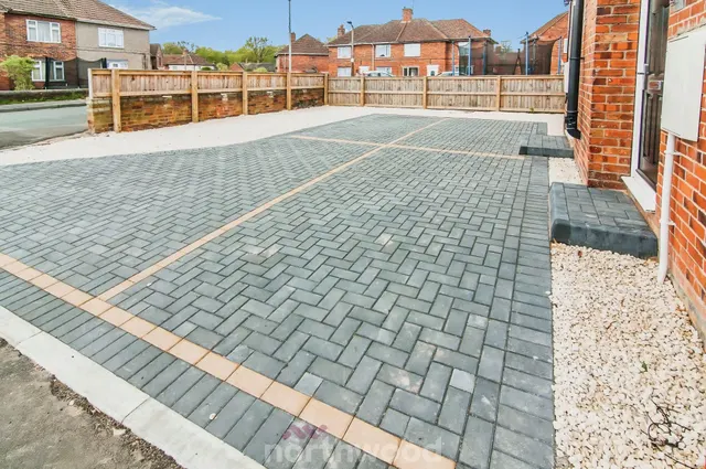 Holmes Carr Crescent, Rossington, DN11, photo 2