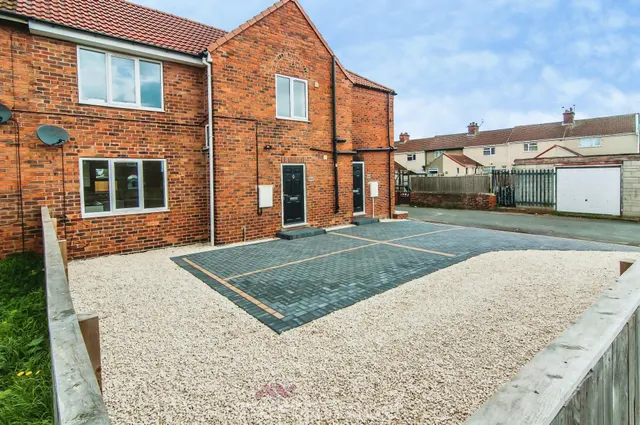 Holmes Carr Crescent, Rossington, DN11, photo 1
