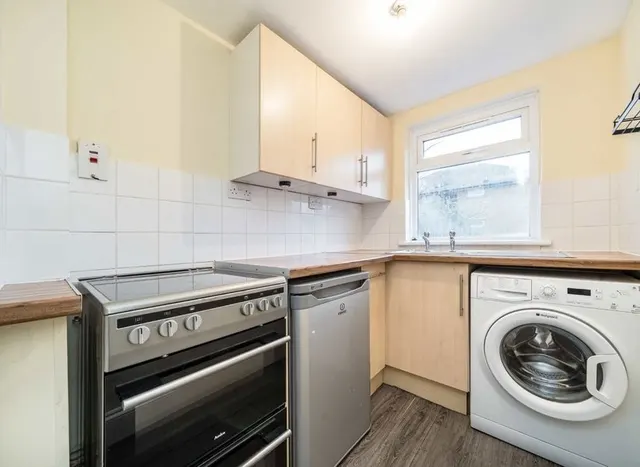 Ladywell Road, Ladywell, SE13, photo 3