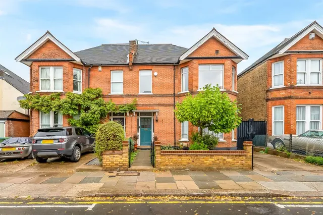 Eltham Park Gardens, SE9, photo 1