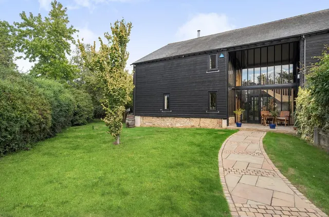 Stunning Barn Conversion, West Malling Fringes, photo 1