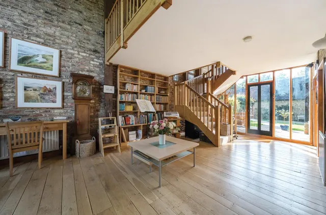 Stunning Barn Conversion, West Malling Fringes, photo 3