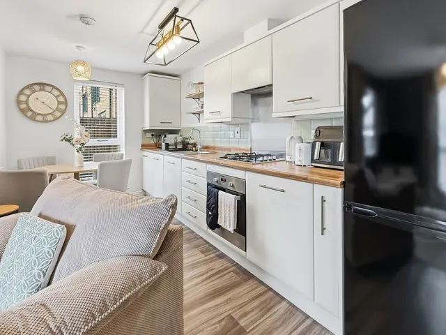 Upton Walk, Ketley, TF1, photo 2
