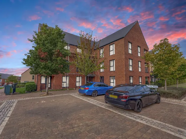 Upton Walk, Ketley, TF1, photo 1