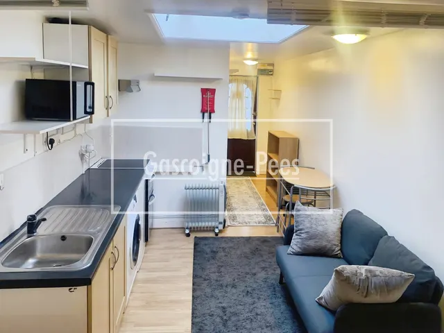 Gibbon Road, North Kingston, KT2, photo 1