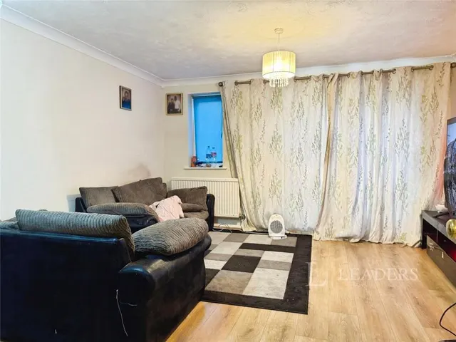 Luton, LU4, photo 2