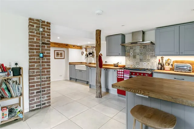 House Under Offer with 4 bedrooms in Shudy Camps, CB21, photo 3