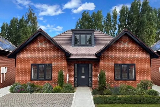Bakeham Lane, Englefield Green, TW20, photo 1