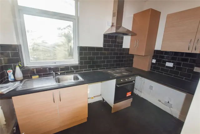 Liverpool Road, Eccles, M30, photo 2