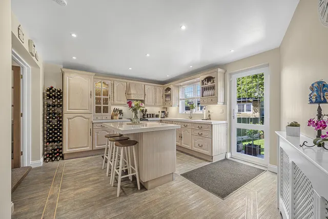 Photo 2 — Carter Drive, Romford, Collier Row, RM5 2PH