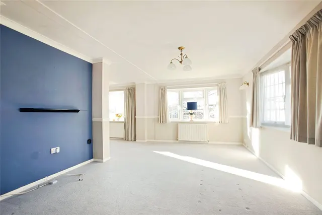 Broadway Park, The Causeway, GU31, photo 3