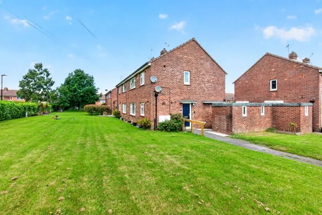 Woodfield Road, Harrogate, photo 1